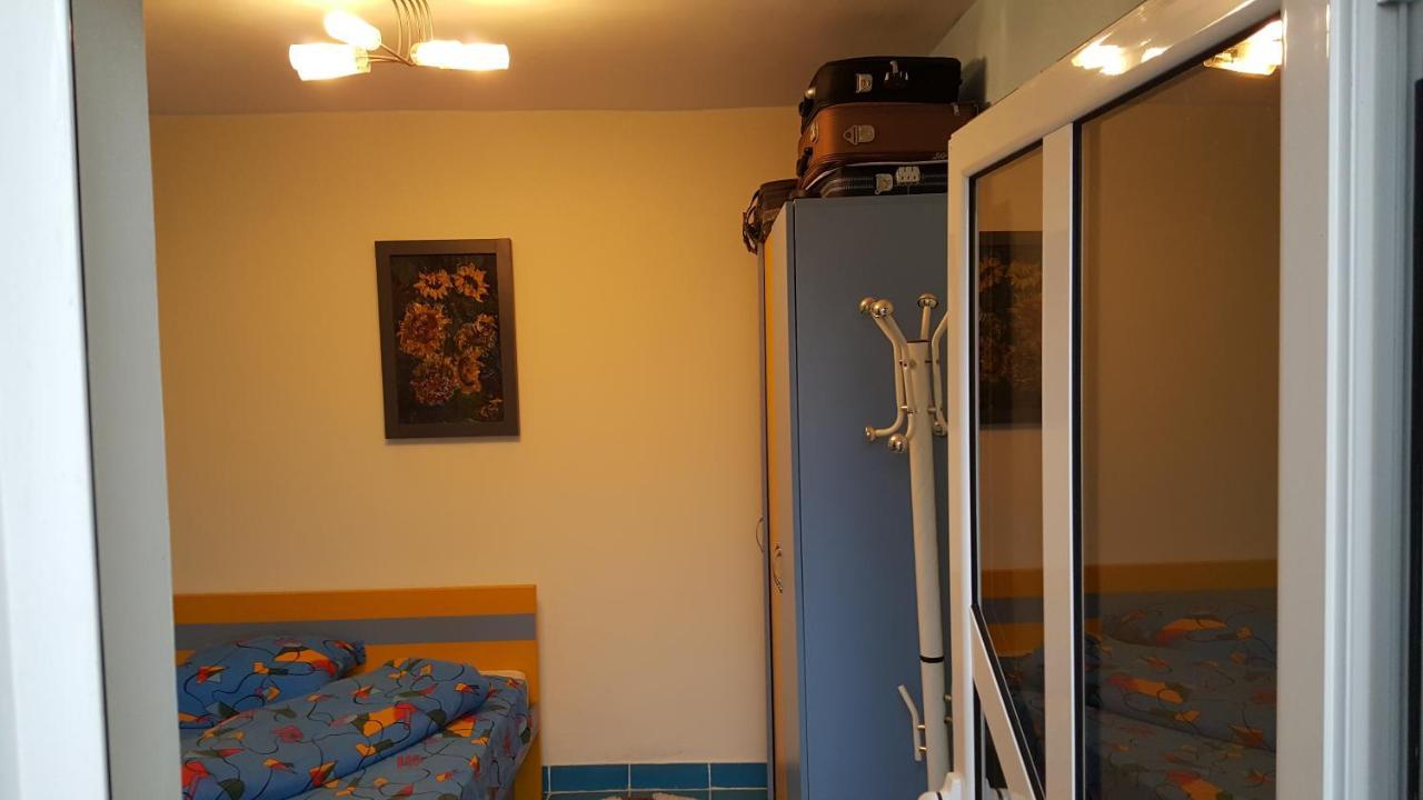 Casele Lena Bed and Breakfast Aldesti  Eksteriør billede